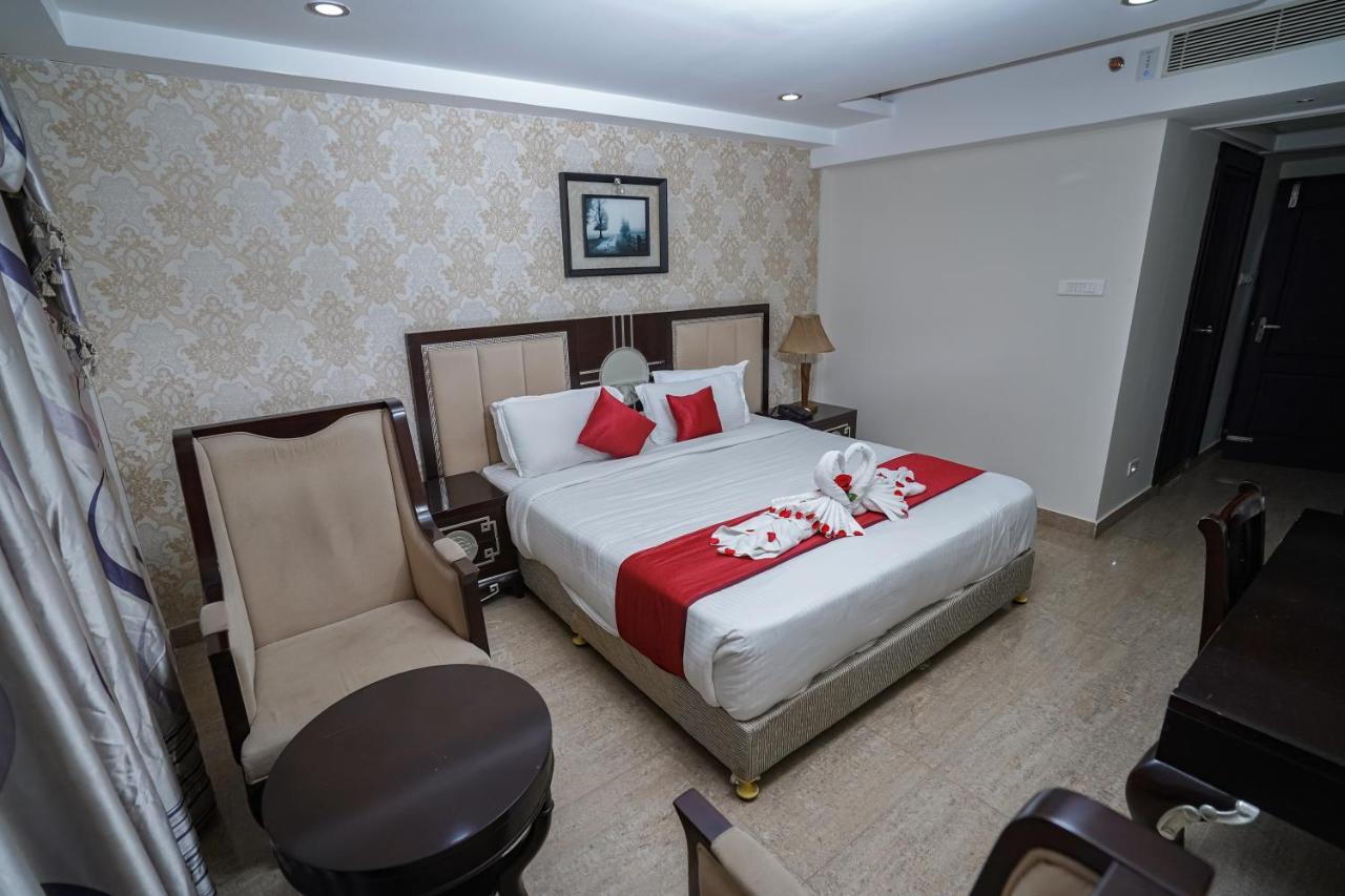 Hotel Sidhartha Chalakudy Kizhake Chālakudi Exterior photo