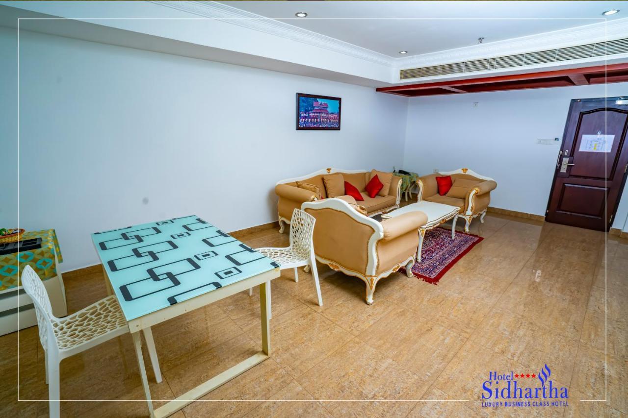 Hotel Sidhartha Chalakudy Kizhake Chālakudi Exterior photo