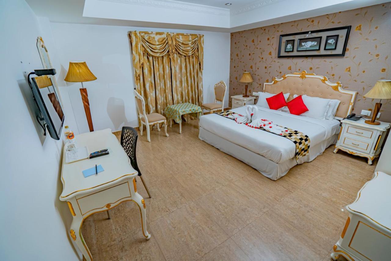 Hotel Sidhartha Chalakudy Kizhake Chālakudi Exterior photo